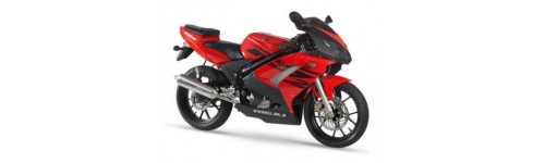Motor z menjalnikom